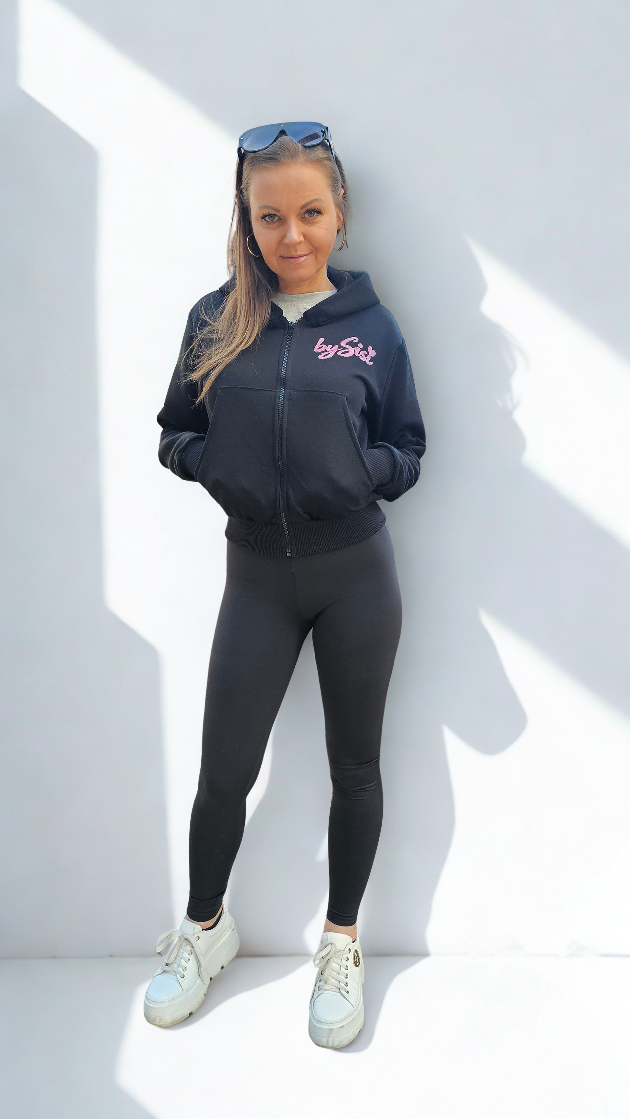 Bluza barbie czarna - obrazek 3